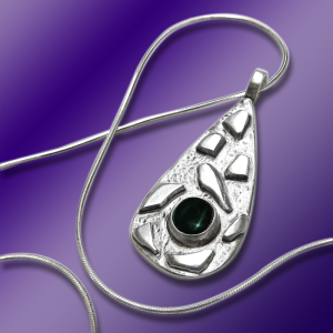 silver pendant with star diopside