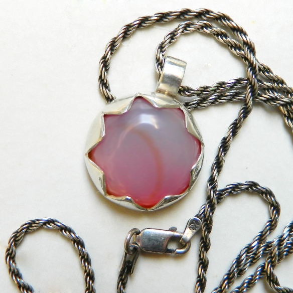 Sterling silver pendant with natural agate gemstone